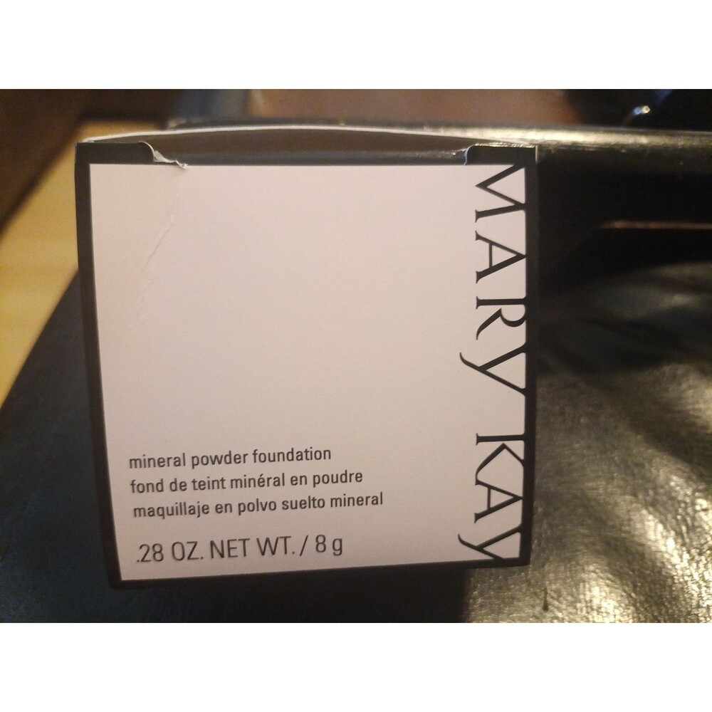 Mary Kay Mineral Powder Foundation  IVORY 1  040984 Discontinued NEW IN BOX